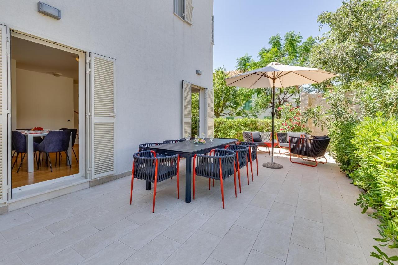Luxury Two-Floor Apartment In Petrcane With Garden And Pool المظهر الخارجي الصورة