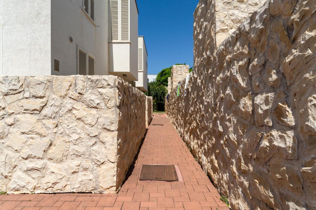 Luxury Two-Floor Apartment In Petrcane With Garden And Pool المظهر الخارجي الصورة