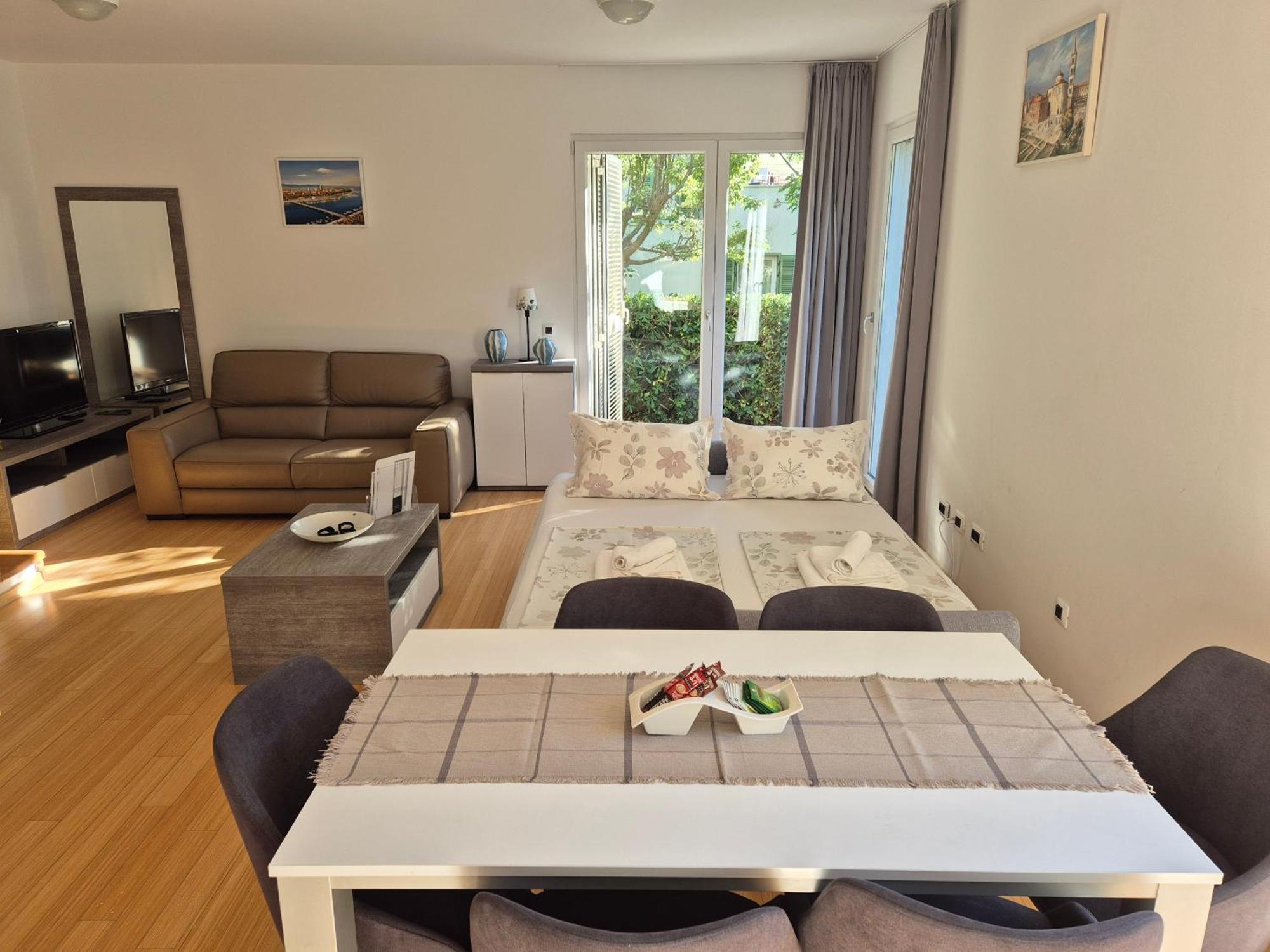 Luxury Two-Floor Apartment In Petrcane With Garden And Pool المظهر الخارجي الصورة